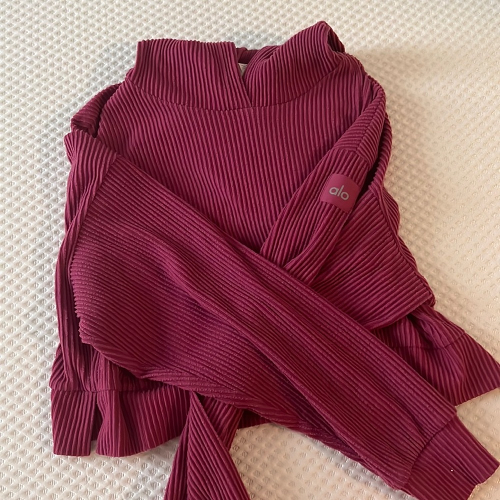 Alo yoga muse hoodie